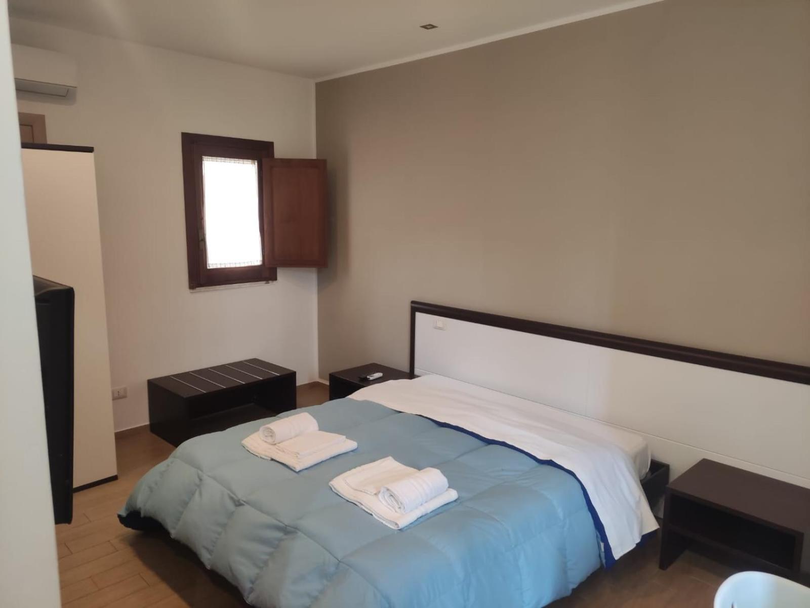 Cortile Antico Aparthotel Трапани Екстериор снимка