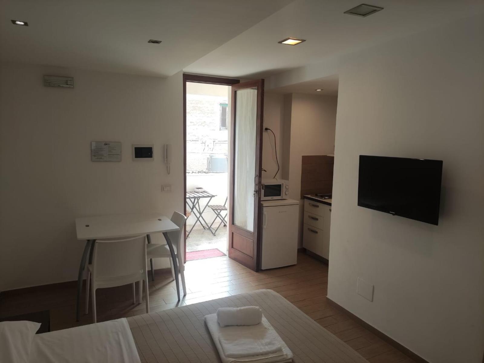 Cortile Antico Aparthotel Трапани Екстериор снимка